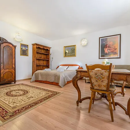 Pensiunea Roma Antica 3*